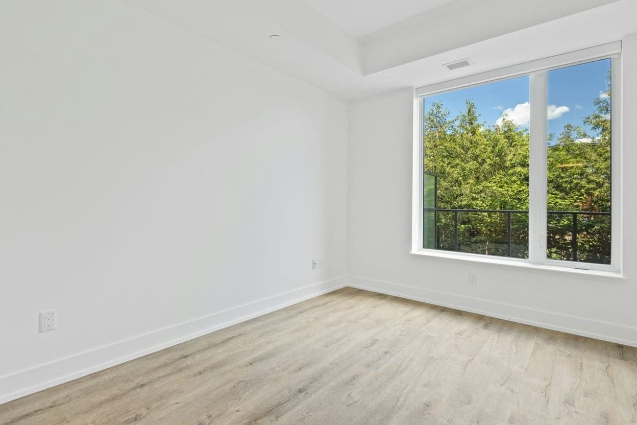 Small bedroom — before staging